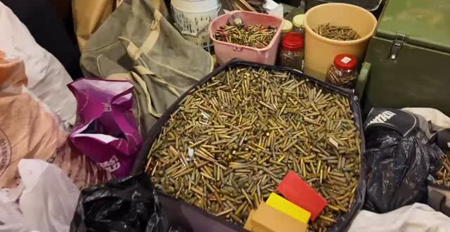 الأسلحة النارية غير المرخصة المُسلَّمة خلال المهلة الاستثنائية: تعاون يعزز الأمن والسلامة