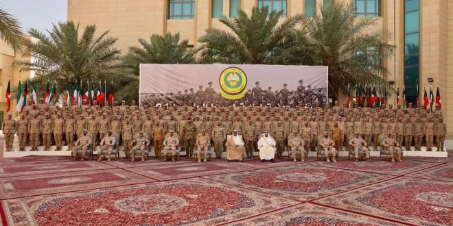 تخريج دفعة الطلبة الضباط الجامعيين (24) في كلية علي الصباح العسكرية بحضور وزير الدفاع