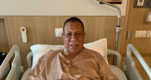 الإعلامي محمد الويس يطمئن جمهوره بعد خضوعه لعملية جراحية ناجحة في القلب بالعاصمة بانكوك